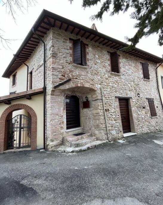 Casa Vacanze Vecchio Frantoio Residenza Leccino سبوليتو المظهر الخارجي الصورة